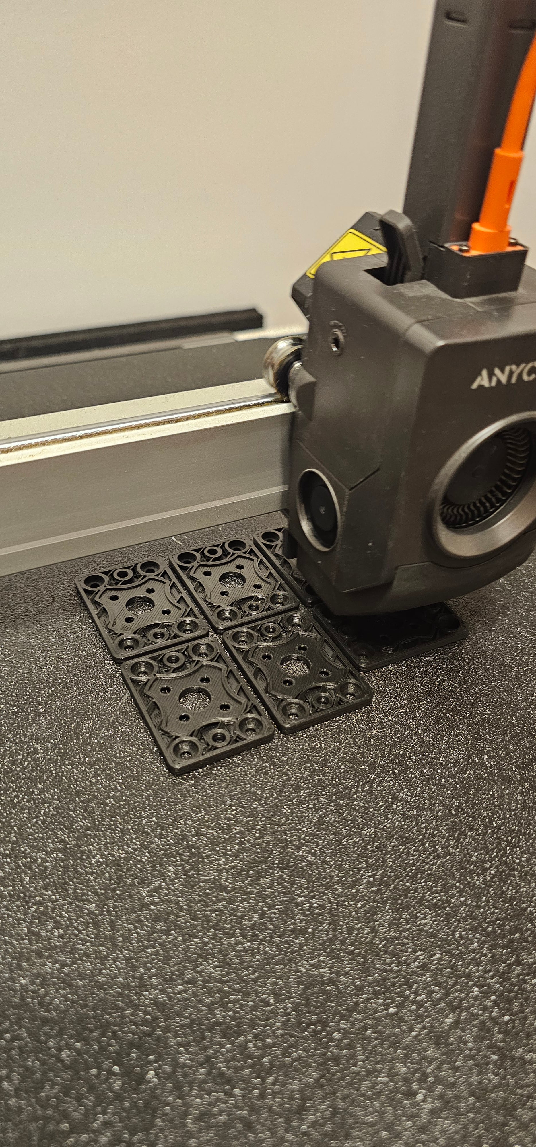 Fertigungseinblick mit grossem 3D-Drucker